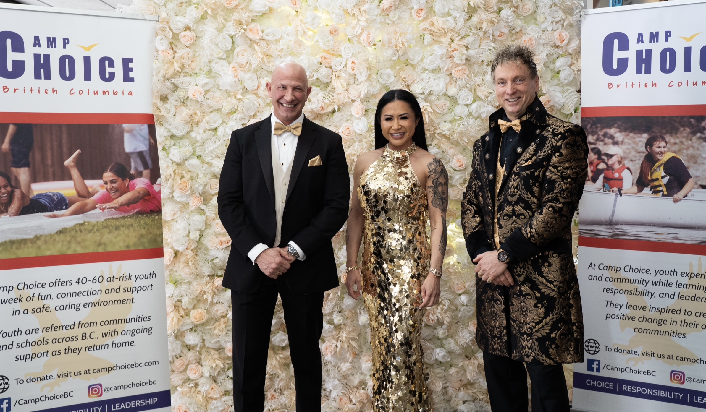 Juliana, Phil and John are all smiles at the Camp Choice BC annual gala -- Juliana, Phil et John sont tout sourire au gala annuel de Camp Choice BC